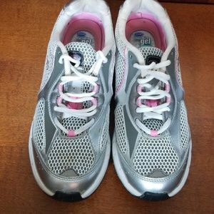 Dr. Sholl's Rocking Shoes Size 8.5